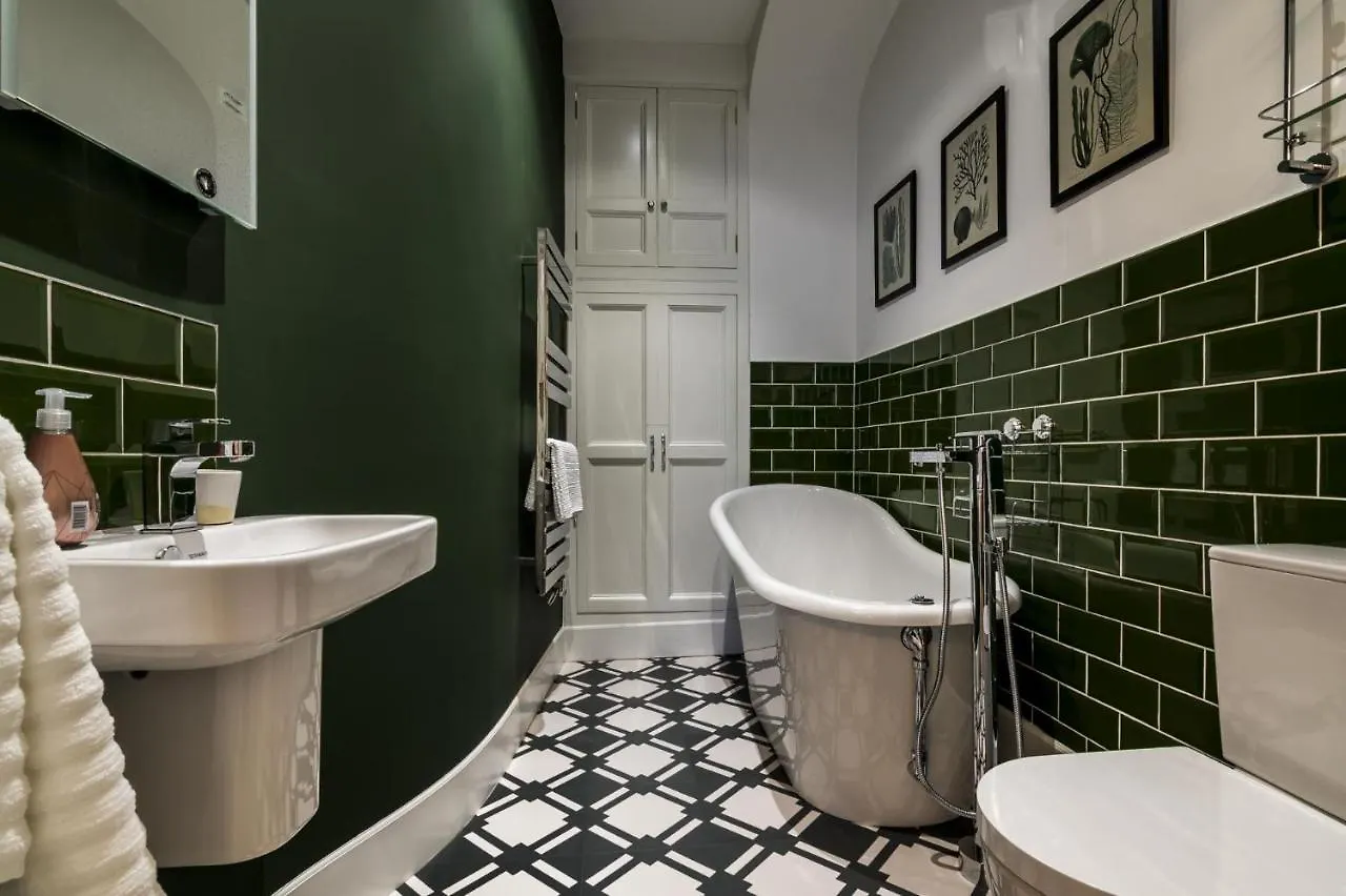 Fisherman's Catch - Two Bedroom Luxury - Apartment Tenby